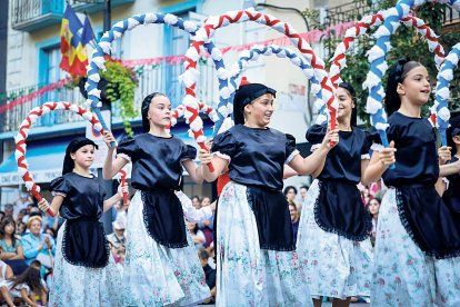 Diari d'Andorra (@diariandorra) on Twitter photo Els balls tradicionals i la cultura popular són els protagonistes de la Festa Major <a href="/comusantjulia/">Comú Sant Julià</a> buff.ly/6qdmACd Els balls tradicionals i la cultura popular són els protagonistes de la Festa Major <a href="/comusantjulia/">Comú Sant Julià</a> buff.ly/6qdmACd