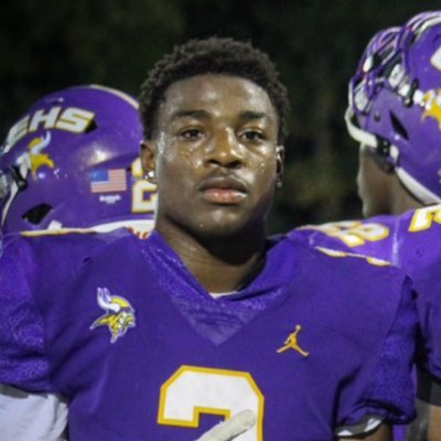 5StarScouting's tweet photo. 2026 RB/LB 
Chris Foster
@VikingsEmerald (SC.)
5-11.5/195 🎓 4.52 GPA
•szn: 156 tkls 
@ChrisFoster14_ 

https://t.co/KjllIT7ci4 https://t.co/jsmcSuuIyy