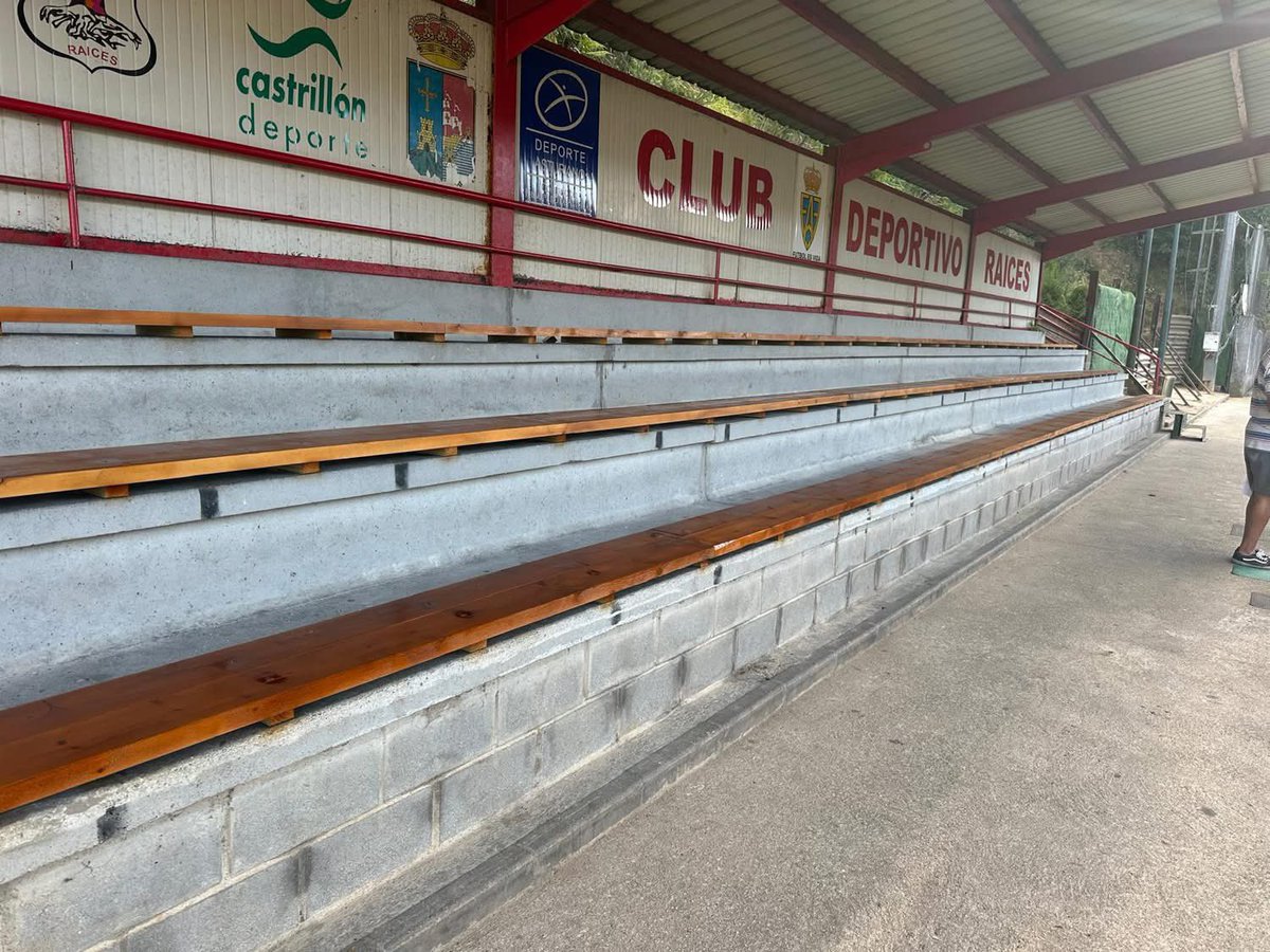 En el fútbol regional asturiano todavía se cuidan las gradas de madera.
CD Raíces, Ayto. de Castrillón 👏👏