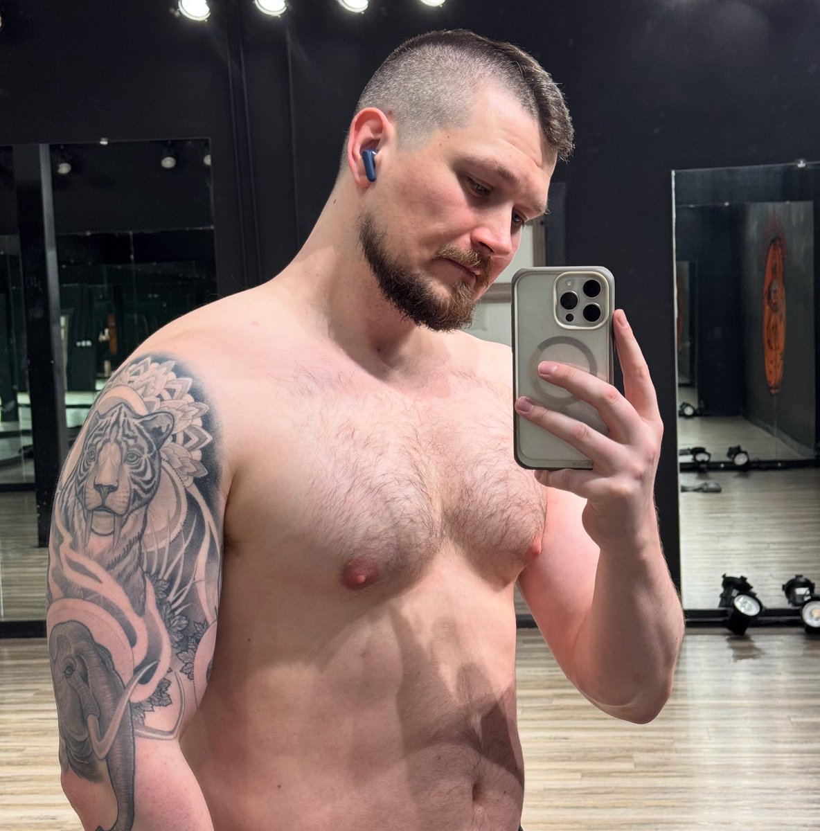 Jon tweet media