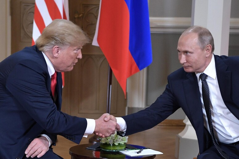 radioanchio's tweet photo. #Radioanchio #RaffaeleRoselli #30luglio
@Radio1Rai 7.30 La politica estera di #Trump e i conflitti irrisolti, da #Gaza all'#Ucraina. 8.30 #Ilva ancora alla ricerca di una difficile soluzione. Minacce e dimissioni per il sindaco #Bitetti https://t.co/87ODbEgRT6