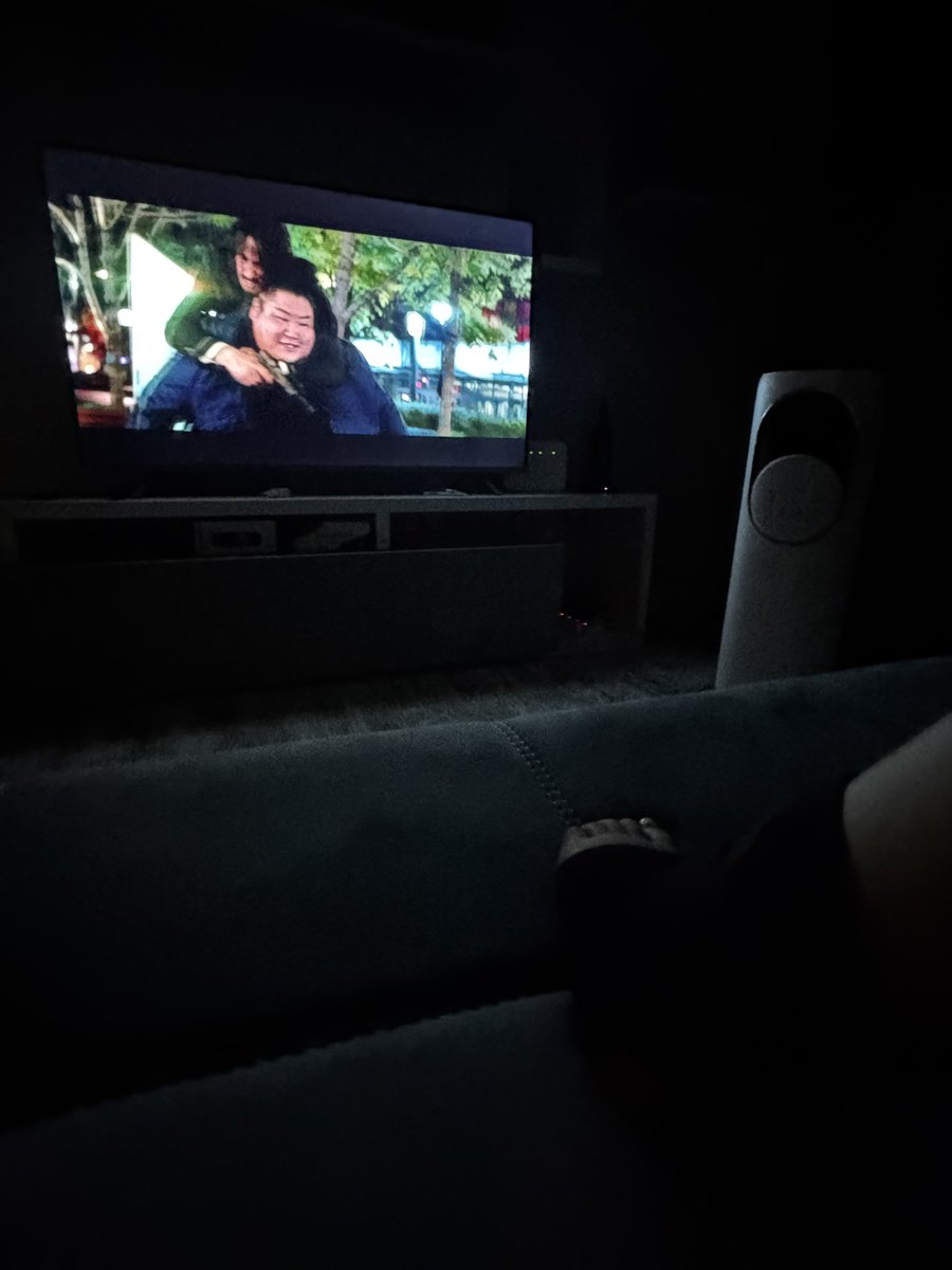 Хөлөө гэмтээвэл дэгдэйхэй болдын бна шүү. Нэг хөл дээрээ 00руу дэгдэйстэй ёстой ядарч үхэх нь