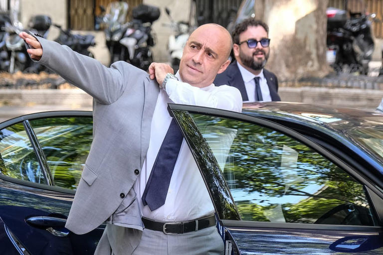 radioanchio's tweet photo. #Radioanchio #RaffaeleRoselli #30luglio
@Radio1Rai 7.30 La politica estera di #Trump e i conflitti irrisolti, da #Gaza all'#Ucraina. 8.30 #Ilva ancora alla ricerca di una difficile soluzione. Minacce e dimissioni per il sindaco #Bitetti https://t.co/87ODbEgRT6