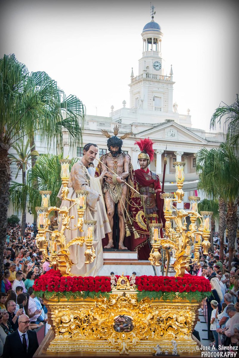 MARTES, DÍA DEL SEÑOR; MARTES DE ECCE-HOMO.

Padre nuestro,
que estás en el cielo,
santificado sea tu Nombre;
venga a nosotros tu reino;
hágase tu voluntad
en la tierra como en el cielo.
[Continúa]

📸 José A. Sánchez.