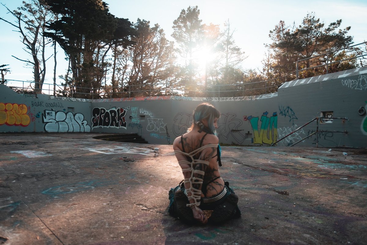 Concrete pastures...
w/ diabl00d0ll