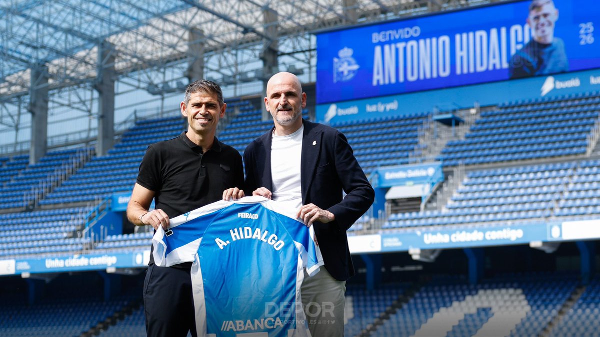 Aldo_Vazquez1's tweet image. Hidalgo sobre el mercado: “Un central, un lateral izquierdo, veremos si incorporamos a 1-2 mediocentros, un delantero y puede que otro”
Indicó que se busca un 6 y un jugador creativo para el medio, así como un delantero que vaya al espacio, con movilidad y versátil.