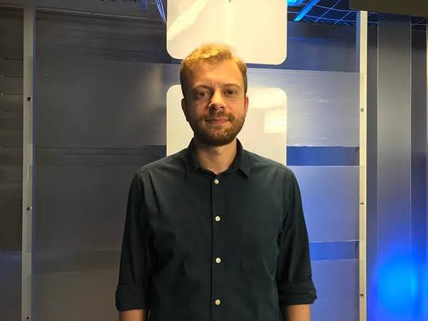 HaberMOD's tweet image. Siyaset bilimci Emrah Gülsunar’dan Özgür Özel’e:
“Cumhur+DEM istediği kararı alacak çoğunluğa sahipse sizi niye dinlesinler? Sizin belediye başkanlarınızı niye bıraksınlar?
Komisyona meşruluk kazandırmak ve barış sürecinin toplumsal maliyetini bölüşmek için sizi kullanıp sonra…