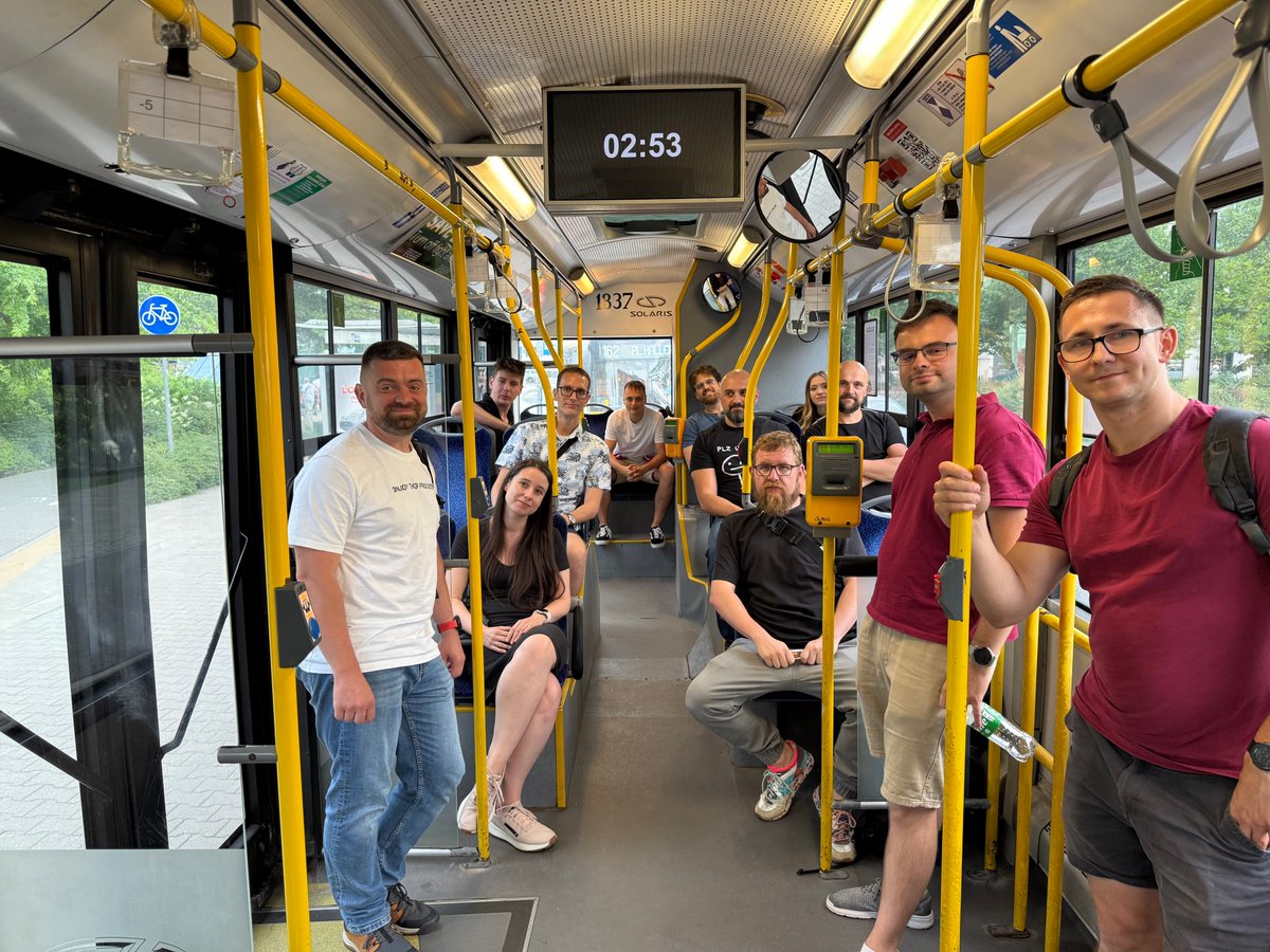 Visuality tweet media