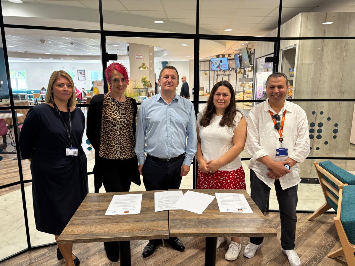 After a powerful campaign backed by staff, GMB Union is now officially recognised at Barnet Hospital. 💪

Hundreds of outsourced Medirest workers – including cleaners, porters, caterers &amp; security – now have union protection on pay, terms &amp; conditions. 

Union recognition = ✊