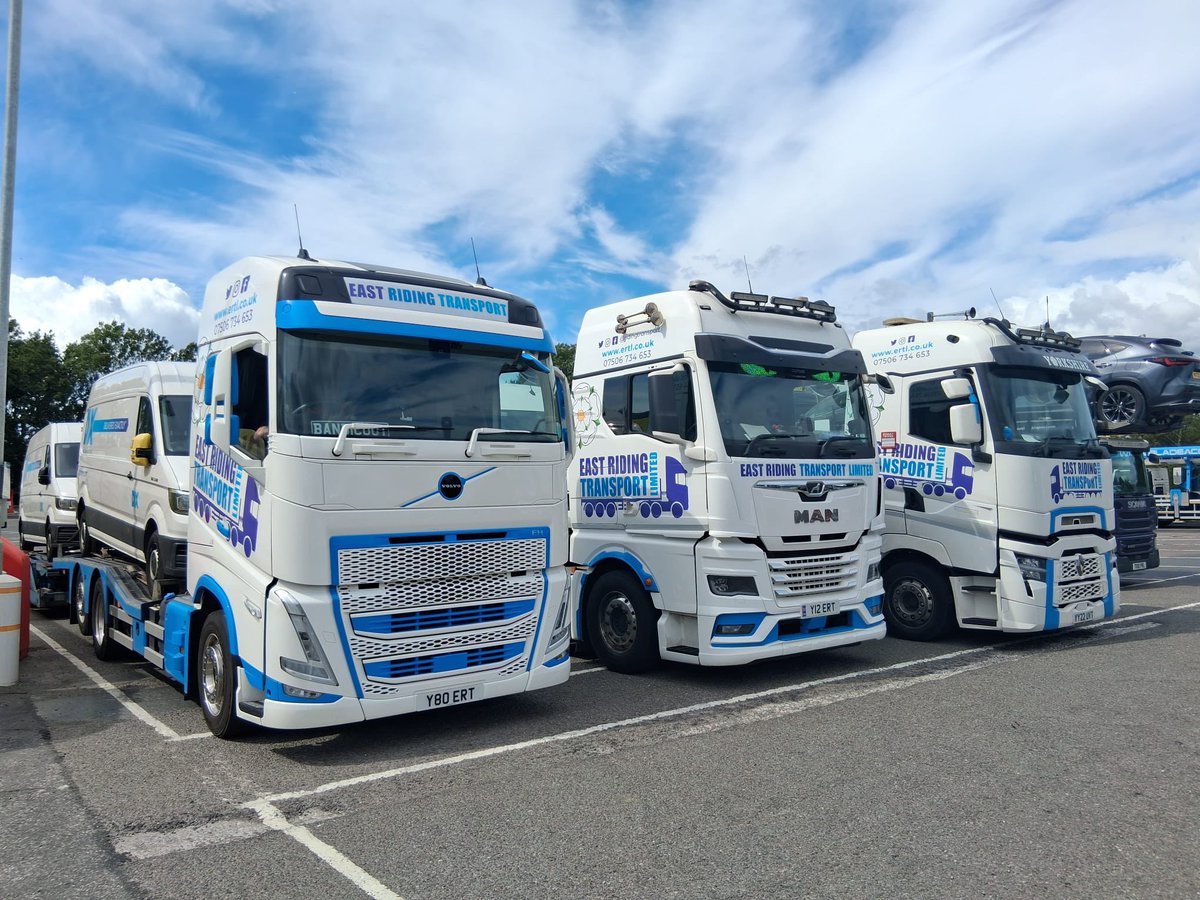 RidingTransport's tweet image. Lined up. Loaded up. Ready to roll. 💪
Whether it’s vans, cars or cargo - East Riding Transport delivers with precision and pride. @VolvoTrucksUK @MANtruckandbus @RenaultTrucksUK 
#ERT #LogisticsExperts #TruckLife #OnTheMove #FleetGoals #TeamWork #Volvo #Man #Renault