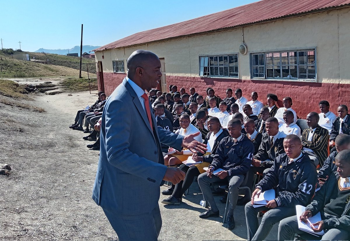 Dep. Basic Education (@dbe_sa) on Twitter photo Now for the nuggets 😊
The DG of the DBE, <a href="/HubertMweli/">Hubert Mathanzima Mweli</a>, is now conducting #Matric #ClassOf2025 engagements in schools within the OR Tambo Coastal Education District. He has shared his #5NuggetsForAcademicAchievement with Grade 12 learners from Bhekizulu, Chief Henry Bokleni, Now for the nuggets 😊
The DG of the DBE, <a href="/HubertMweli/">Hubert Mathanzima Mweli</a>, is now conducting #Matric #ClassOf2025 engagements in schools within the OR Tambo Coastal Education District. He has shared his #5NuggetsForAcademicAchievement with Grade 12 learners from Bhekizulu, Chief Henry Bokleni,