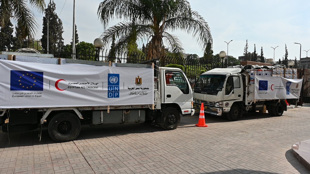 UNDPEgypt's tweet image. At the start of the conflict in #Sudan, @UNDPEgypt, @MOSS_Egypt, @EG_Red_Crescent & @EUinEgypt delivered 27 tons of medical supplies to support Sudanese communities in #Egypt.
Strengthening healthcare access & resilience in times of crisis.
🔗 go.undp.org/wJf