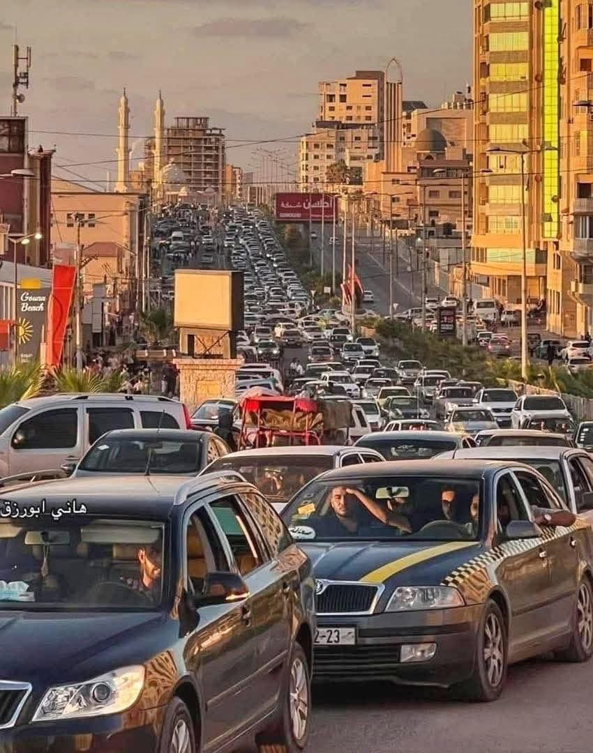 لحظات قبل الكارثة 
——
هذه صورة من غزة يوم الجمعة 6 أكتوبر 2023  

اثناء التقاط الصورة كان الجيفـ،ـــة المختل يحيى السنوار يضع اللمسات الأخيرة لإطلاق أكبر نكبة شرق أوسطية في التاريخ الحديث صبيحة اليوم التالي .