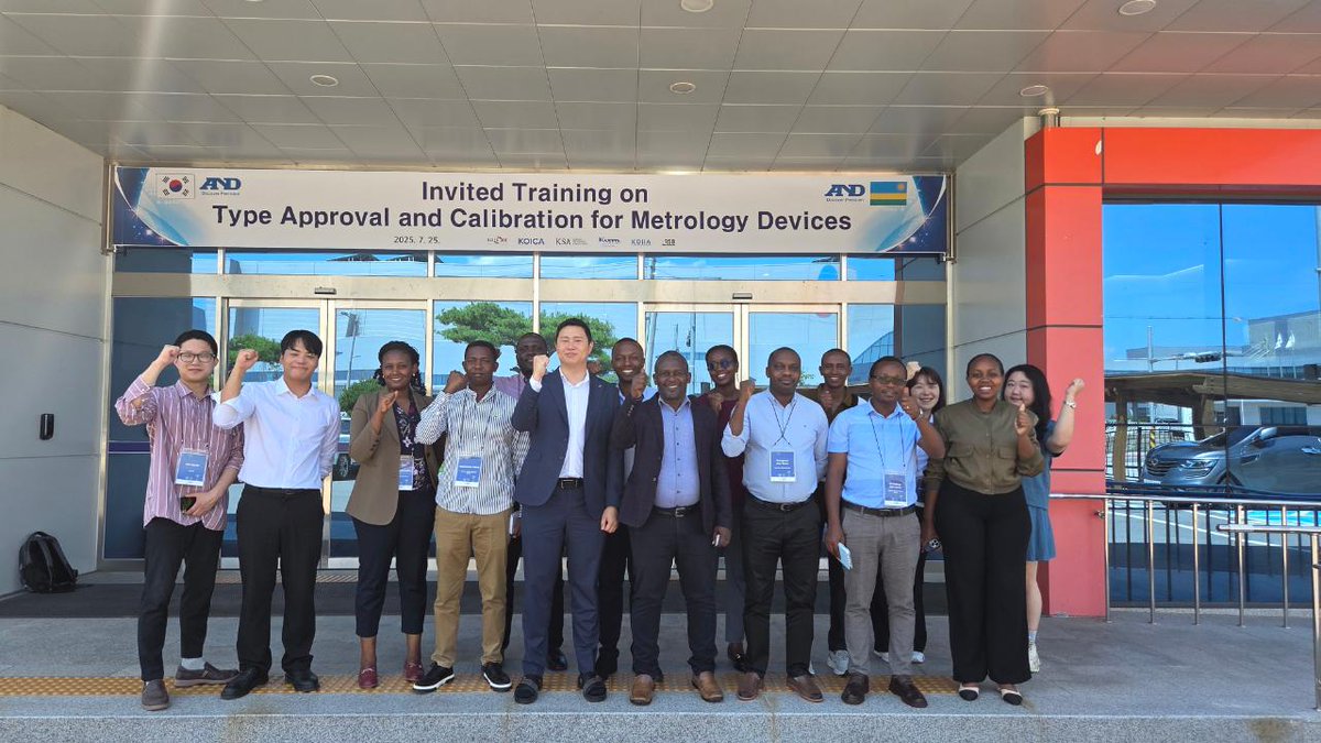 rwandastandards's tweet photo. @jpbajeneza @GATERAEmmanuel @PSF_Rwanda @kwisim01 @RAMrwanda At the closing, Mr Claude Ganza- the First Counselor at @RwandainKorea appreciated the continued partnership between #Rwanda and #Korea in different sectors, and particularly in strengthening the capacity of the National Quality Infrastructure. #RwOX https://t.co/6iP2aYptyu