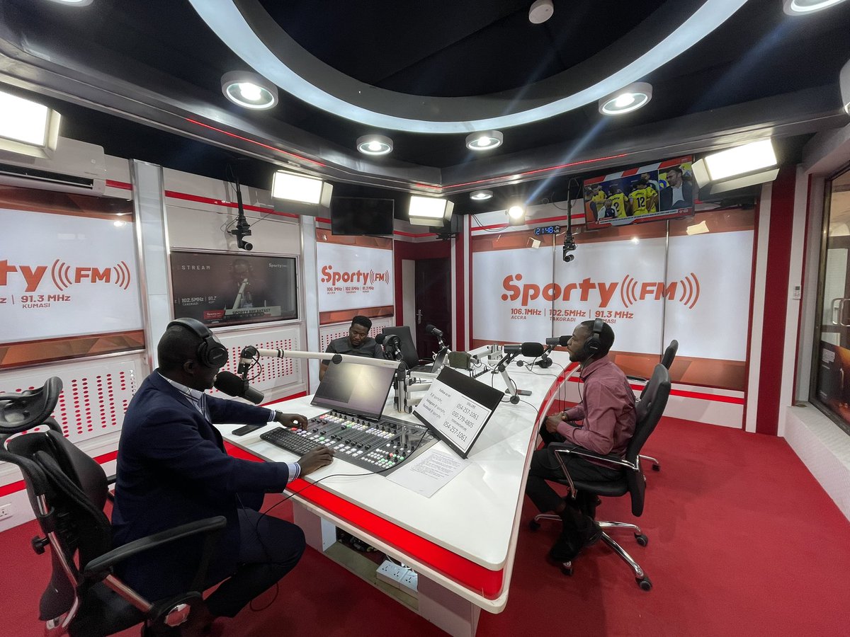 SportyFM_'s tweet image. The man @DavidKofiTei is in-studio to talk about his feature on Esports and Ghana’s Phygital national team 🎮
#SportyBreakfast