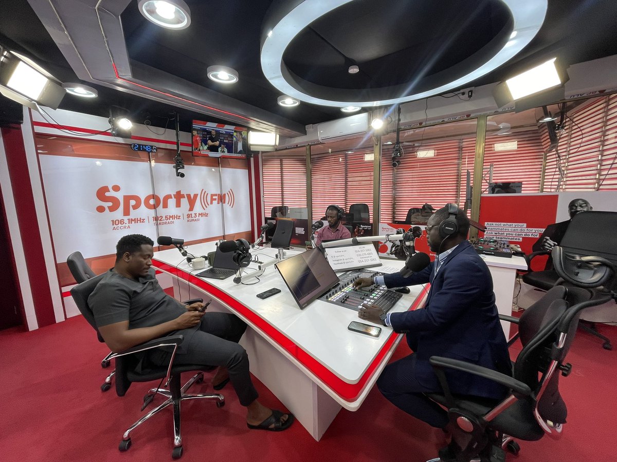 SportyFM_'s tweet image. The man @DavidKofiTei is in-studio to talk about his feature on Esports and Ghana’s Phygital national team 🎮
#SportyBreakfast