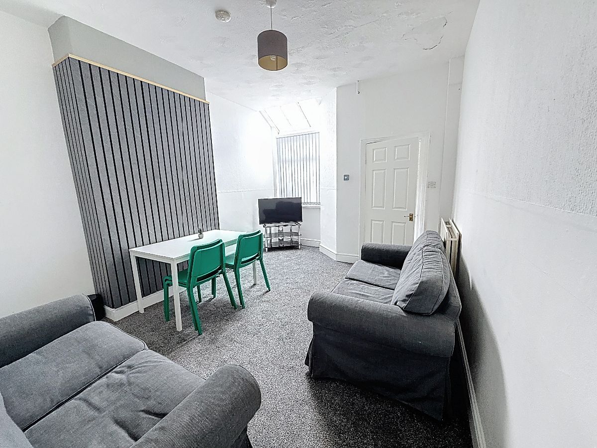 New to market - 3 Bed Terraced House, Spencer Road, Stoke-on-Trent, Staffordshire, ST4 2BE, £995pcm. View details: wardsproperty.co.uk/propertydet.as…