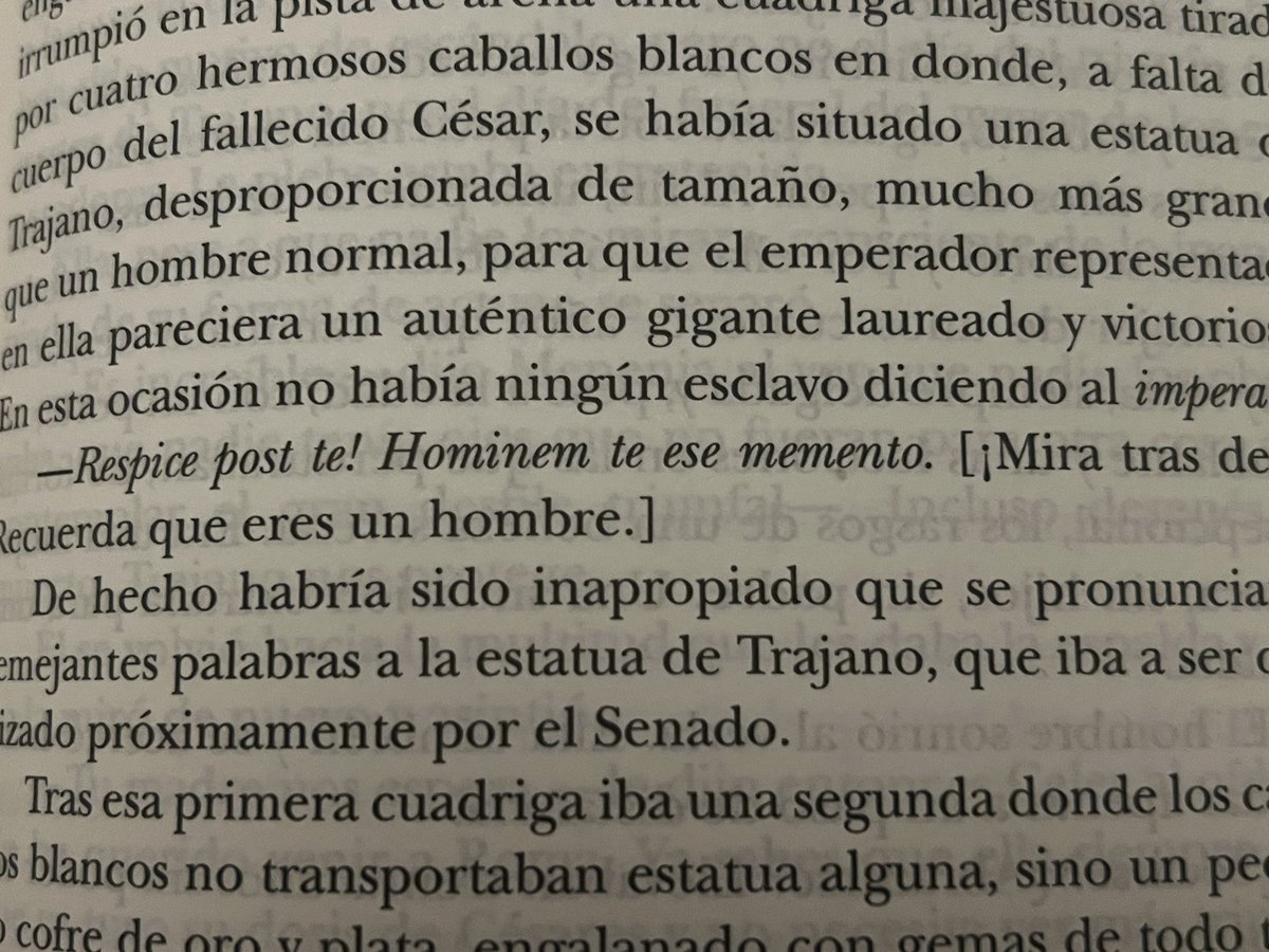 Me gustaría pensar que estos “errores” que aparecen en el latín de la última novela de la trilogía de Trajano (s. II d. C.) de Santiago Posteguillo son variantes de un latín imperial. No me puedo creer que no haya tenido asesores y correctores que no vieran ese “Civilli” y “ese”.