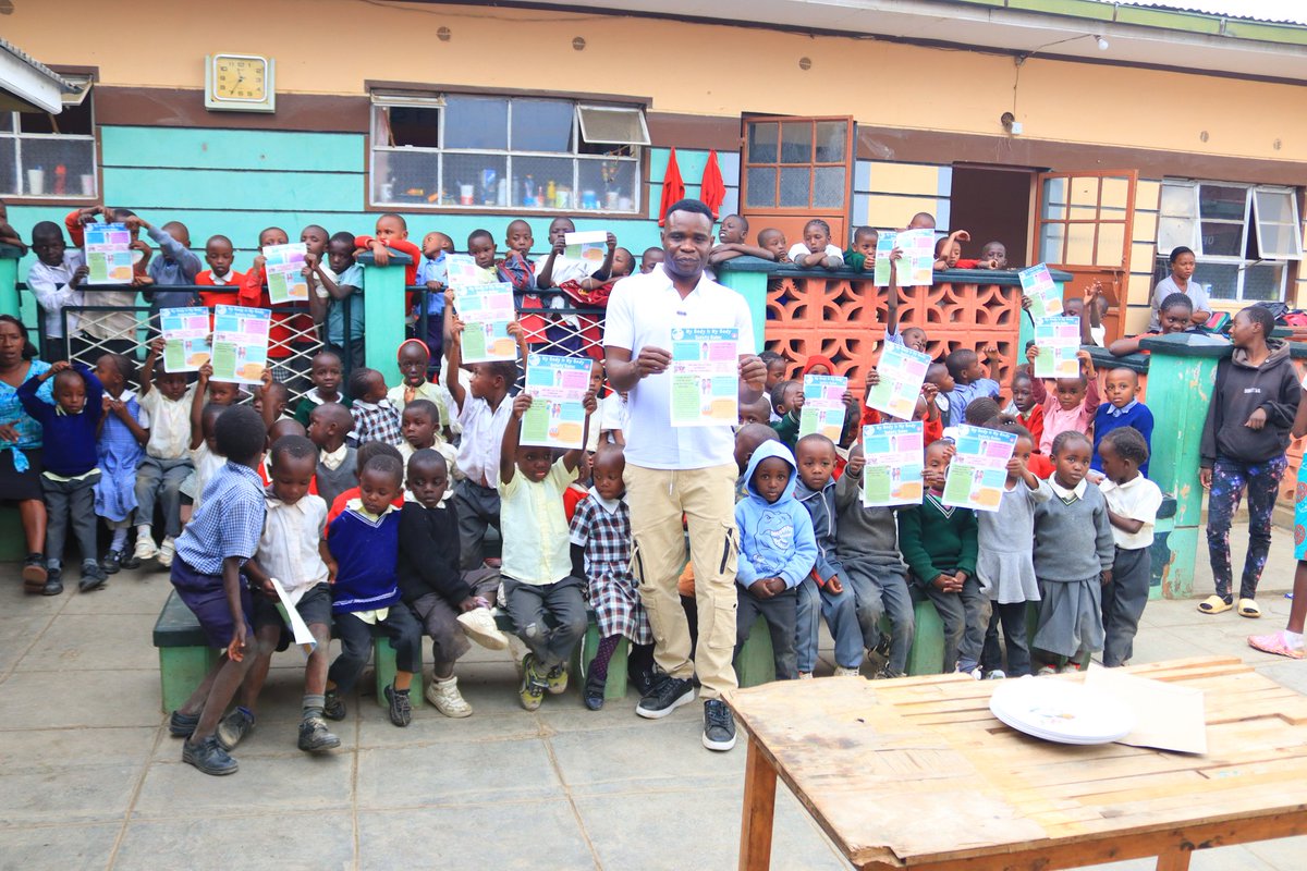 Last Week, we brought more than food &amp; clothes to Memorial Children’s Home, we brought hope. 🎂🎁. From birthday cake to safety talks (“My Body is My Body”) &amp; essentials like pads, shoes &amp; firewood, thank you to all who made it happen. 💛
👉 darrenhartfoundation.org/become-a-volun…
#GiveHope