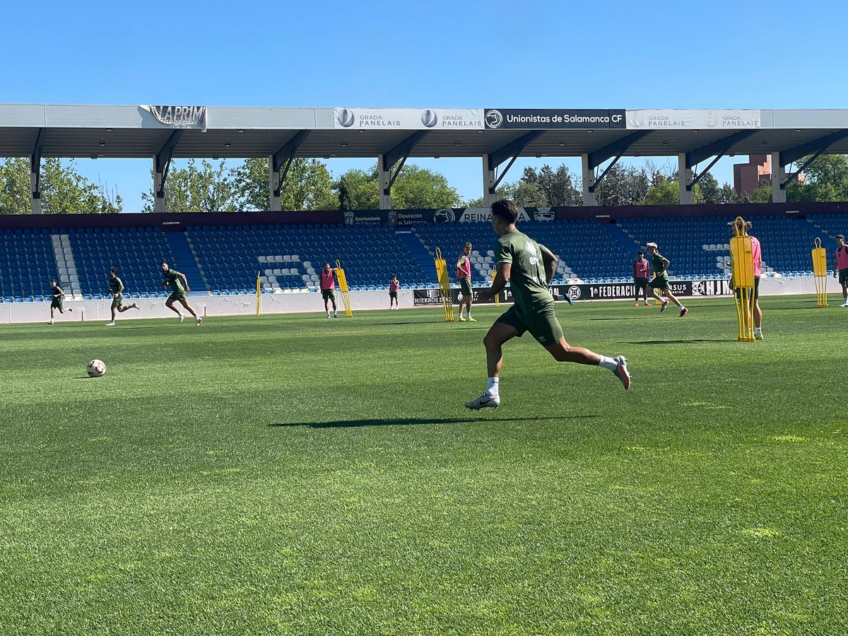 ☘️ Nos gusta el olor a césped por la mañana.

#Irreductibles ⚔️