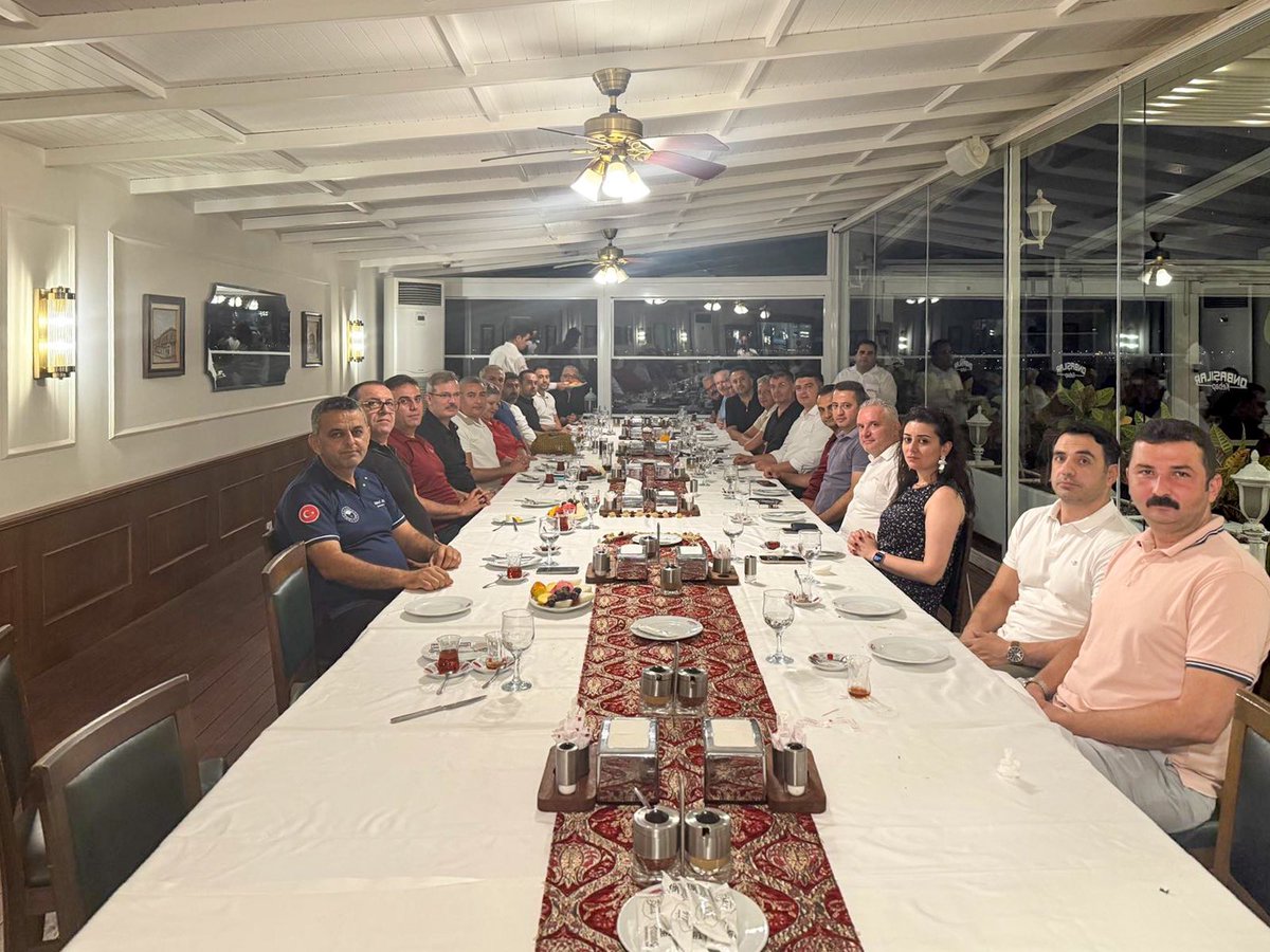 Adana İl Tarım ve Orman Müdürlüğü (@adanailtarim) on Twitter photo Adana İl Tarım ve Orman Müdürlüğü Tarımsal Altyapı ve Arazi Edindirme Şube Müdürü iken Niğde Tarım ve Orman İl Müdürlüğüne atanan Furkan Mete'ye veda yemeği düzenlendi. İl Müdürümüz Mehmet Nuri Kökçüoğlu, Mete' ye yeni görevinde başarılar diledi.
<a href="/TCTarim/">T.C. Tarım ve Orman Bakanlığı</a> <a href="/ibrahimyumakli/">İbrahim Yumaklı</a> Adana İl Tarım ve Orman Müdürlüğü Tarımsal Altyapı ve Arazi Edindirme Şube Müdürü iken Niğde Tarım ve Orman İl Müdürlüğüne atanan Furkan Mete'ye veda yemeği düzenlendi. İl Müdürümüz Mehmet Nuri Kökçüoğlu, Mete' ye yeni görevinde başarılar diledi.
<a href="/TCTarim/">T.C. Tarım ve Orman Bakanlığı</a> <a href="/ibrahimyumakli/">İbrahim Yumaklı</a>