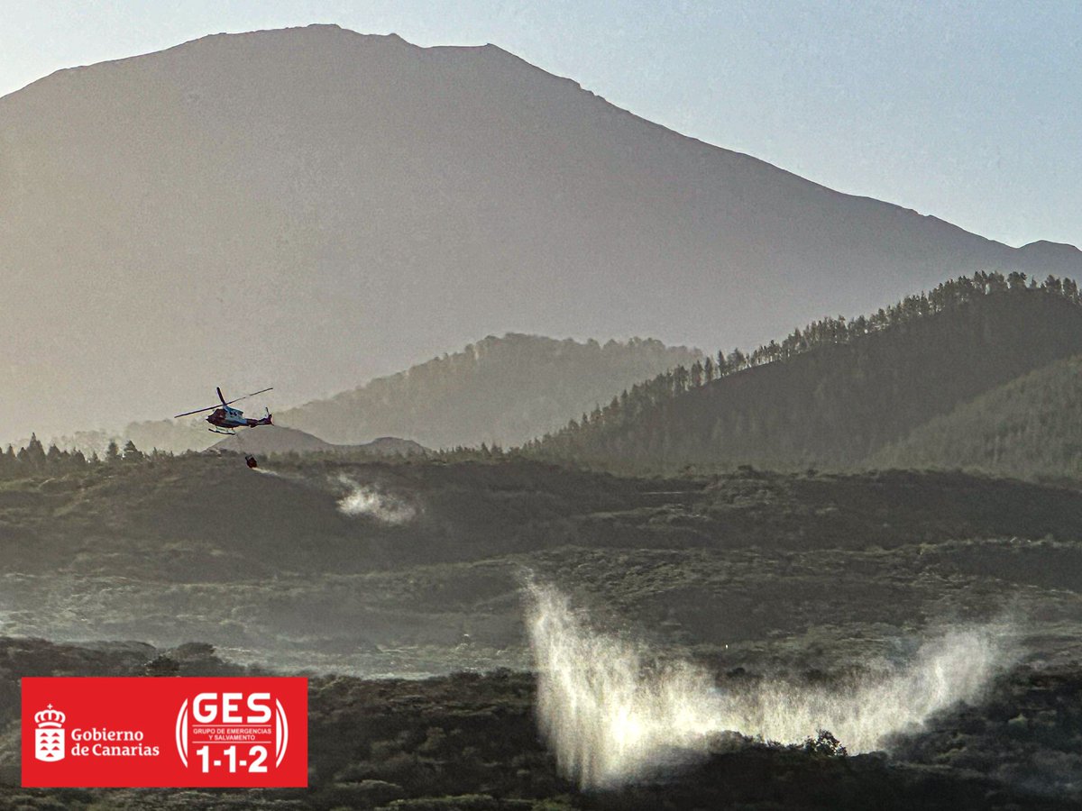 112canarias's tweet photo. Vuelo de reconocimiento y descargas helicóptero #GES @territoriocan_  sobre la zona del #IFElTanque #Tenerife 

🗓️ 29/07
🕗 08:15 horas https://t.co/WKyRTHd3Np