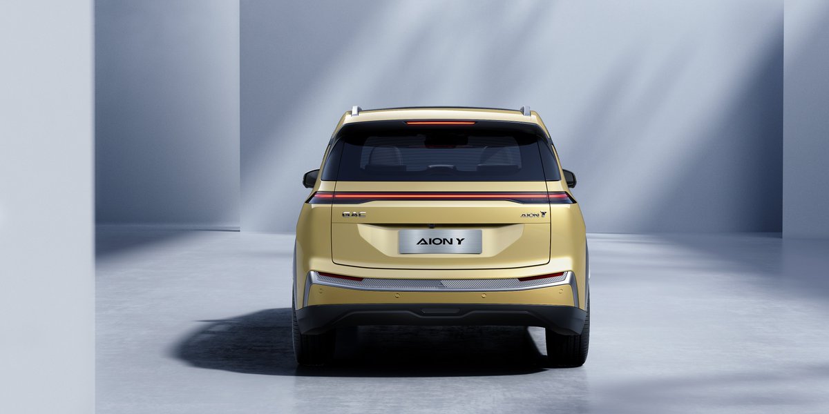 AION Y, a new trend pure electric SUV, features a sleek, futuristic exterior design with excellent aerodynamics. Paired with Horizon-Spanning Tail Lights for a striking signature, it exudes a stylish and dynamic vibe.
*Vehicle specifications may differ based on regional model