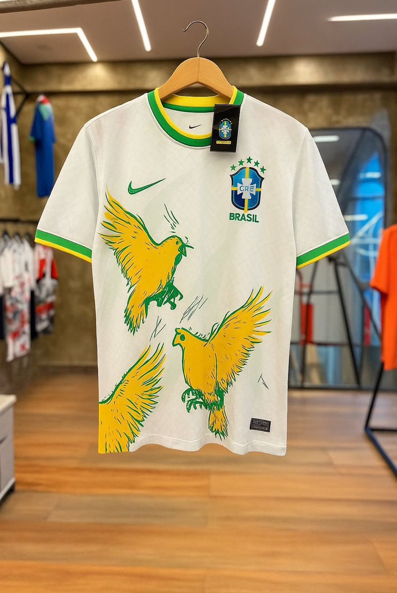 BRAZIL CANARINHO FLIGHT SUMMER JERSEY NOW AVAILABLE IN STORE

SIZE | L, XL, XXL

PRICE | ₦20,000