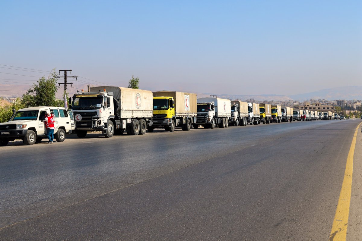In response to the evolving situation in southern #Syria, #UNICEF, in collaboration with the Syrian Arab Red Crescent (#SARC), delivered urgent water support to affected families in #As_Sweida city.

Over 30,000 bottles of drinking water and 415 cubic meters of clean water were