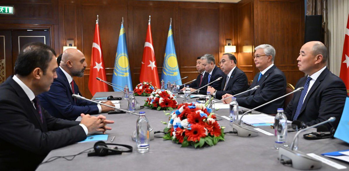 Мемлекет басшысы YDA Holding басқарма төрағасы Хусейн Арсланды қабылдады

✔️Қасым-Жомарт Тоқаевқа YDA Holding компаниясының Қазақстанда іске асырылып жатқан инвестициялық жобалары жөнінде мәлімет берілді.

✔️Атап айтқанда, түркиялық холдинг Түркістан, Астана және Петропавл