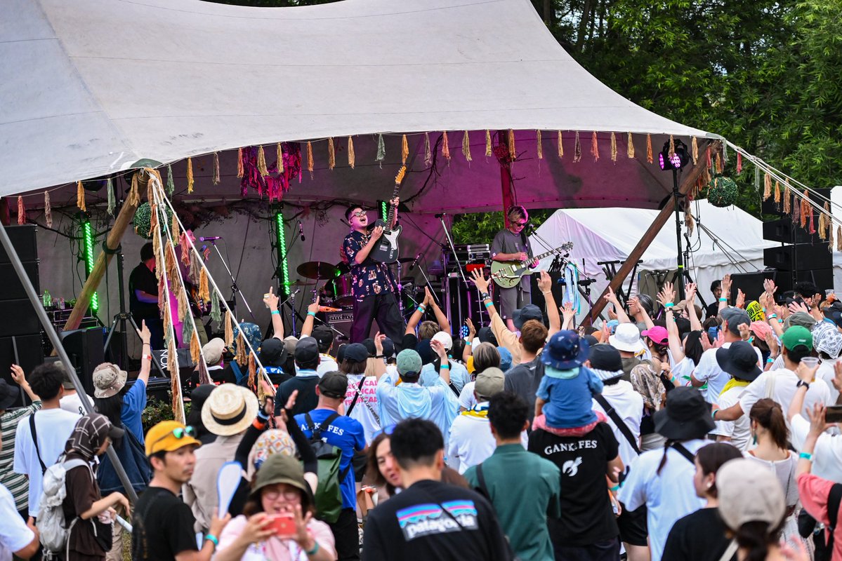 GANKE FES (@festivalganke) on Twitter photo GANKE FES'25
🏕️LIVE PHOTO🏕️
YONA YONA WEEKENDERS <a href="/yyw_from_tyo/">YONA YONA WEEKENDERS</a>
7.5 sat KAMUIROKI STAGE
#gankefes
Photo by 山下 聡一朗 GANKE FES'25
🏕️LIVE PHOTO🏕️
YONA YONA WEEKENDERS <a href="/yyw_from_tyo/">YONA YONA WEEKENDERS</a>
7.5 sat KAMUIROKI STAGE
#gankefes
Photo by 山下 聡一朗