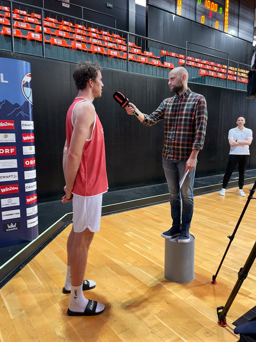 Johannes Marksteiner (@pokernatic) on Twitter photo Es ist schon speziell, wenn man einen NBA-Spieler interviewt.
Danke an das Foto, <a href="/peterkarlik/">Peter Karlik</a>. Es ist schon speziell, wenn man einen NBA-Spieler interviewt.
Danke an das Foto, <a href="/peterkarlik/">Peter Karlik</a>.