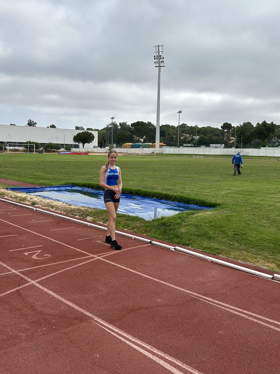 7 years apart, same track, still enjoying running and training hard. #portugal #running #runninggirl