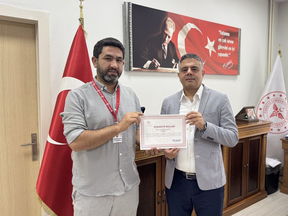 Mardin İl Sağlık Müdürlüğü (@mardinilsaglik) on Twitter photo Görev Biter, Sorumluluk Bitmez: Sağlıkçılardan Yangına Müdahale
İl Sağlık Müdürümüz Teşekkür Belgesi ile Ödüllendirdi ⤵️⤵️
mardinism.saglik.gov.tr/TR-355734/gore…
<a href="/acilafetgovtr/">T.C. Sağlık Bakanlığı Acil Sağlık Hizmetleri</a> <a href="/sbshgm/">Sağlık Hizmetleri Genel Müdürlüğü</a> <a href="/Mardin_Valiligi/">Mardin Valiliği</a> <a href="/tuncay_akkoyun/">Tuncay Akkoyun</a> Görev Biter, Sorumluluk Bitmez: Sağlıkçılardan Yangına Müdahale
İl Sağlık Müdürümüz Teşekkür Belgesi ile Ödüllendirdi ⤵️⤵️
mardinism.saglik.gov.tr/TR-355734/gore…
<a href="/acilafetgovtr/">T.C. Sağlık Bakanlığı Acil Sağlık Hizmetleri</a> <a href="/sbshgm/">Sağlık Hizmetleri Genel Müdürlüğü</a> <a href="/Mardin_Valiligi/">Mardin Valiliği</a> <a href="/tuncay_akkoyun/">Tuncay Akkoyun</a>