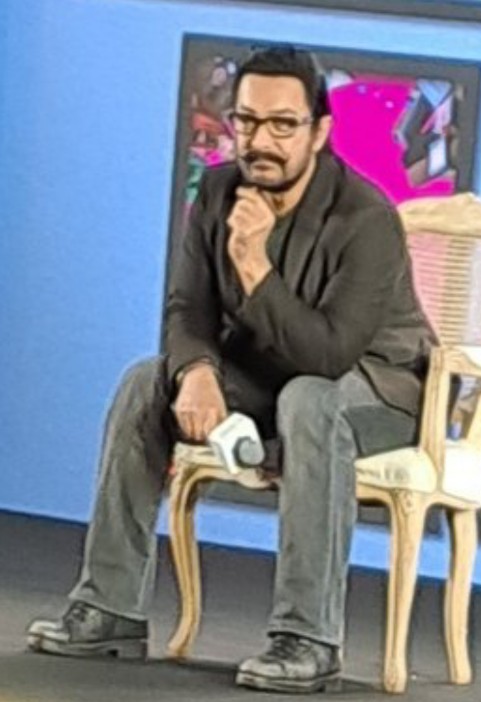 Filmy_Duniya (@fmovie82325) on Twitter photo Latest !
Megastar #AamirKhan In #Coolie Looks At <a href="/AKPPL_Official/">Aamir Khan Productions</a> For Mega Project Announcement.
His Swag Is Unbeatable 🔥🔥🔥 Latest !
Megastar #AamirKhan In #Coolie Looks At <a href="/AKPPL_Official/">Aamir Khan Productions</a> For Mega Project Announcement.
His Swag Is Unbeatable 🔥🔥🔥
