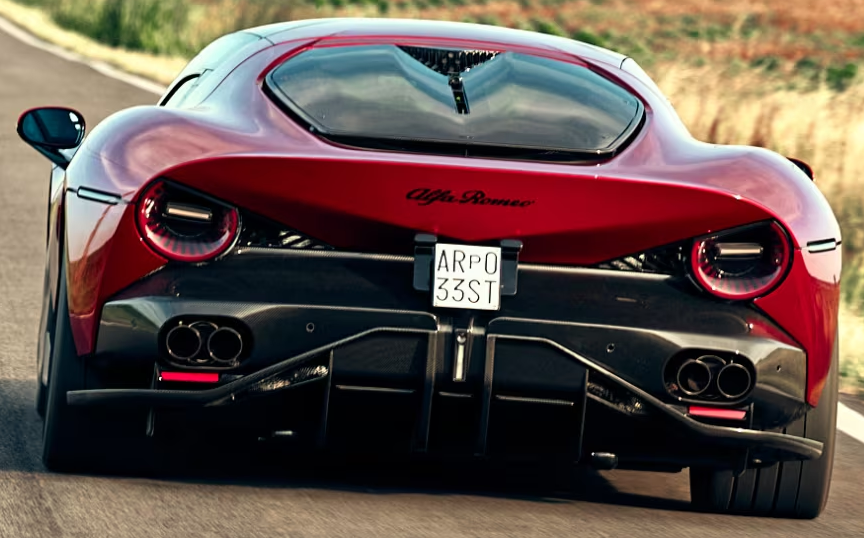 UltimativCars's tweet image. Small update about the serial #AlfaRomeo 33 #Stradale (by #Touring #Superleggera):

while all 33 units are already sold out, it doesn't mean that each one of them has already been delivered.

That said, here's what n°13 looks like, delivered in June 2025: