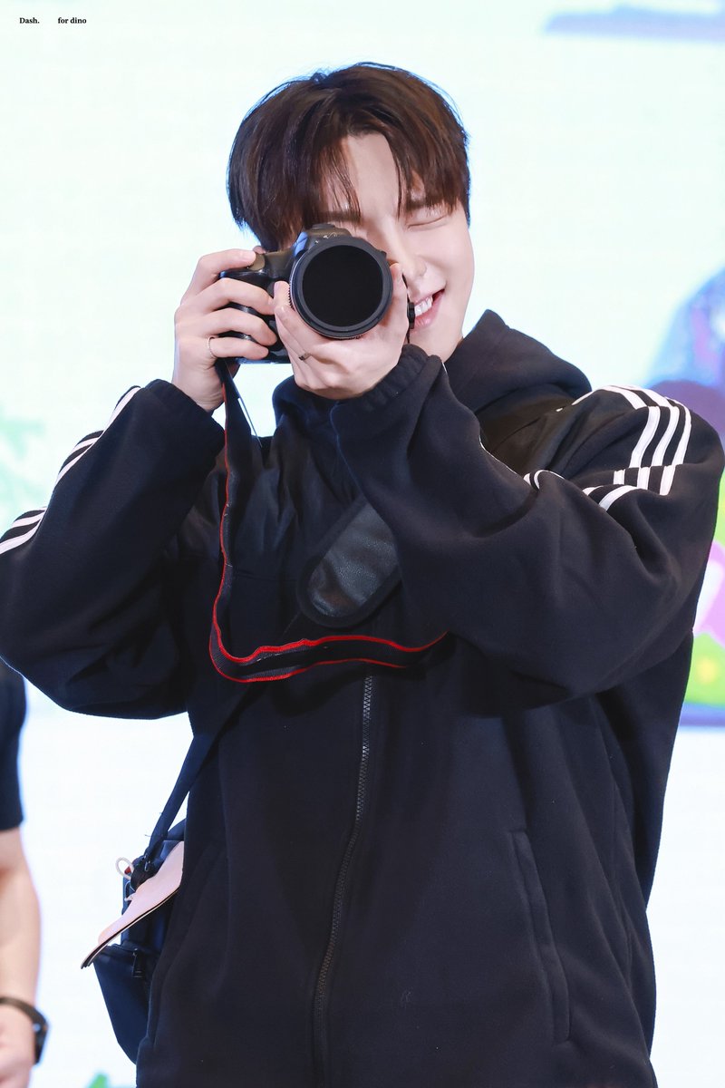 DashForDino211's tweet photo. 250729 SHANGHAI 이즈위대면

cr. feat.dino 📷

#디노 #DINO #이찬 #ディノ
#세븐틴 #SEVENTEEN
@pledis_17 https://t.co/tlqlKoF3sZ
