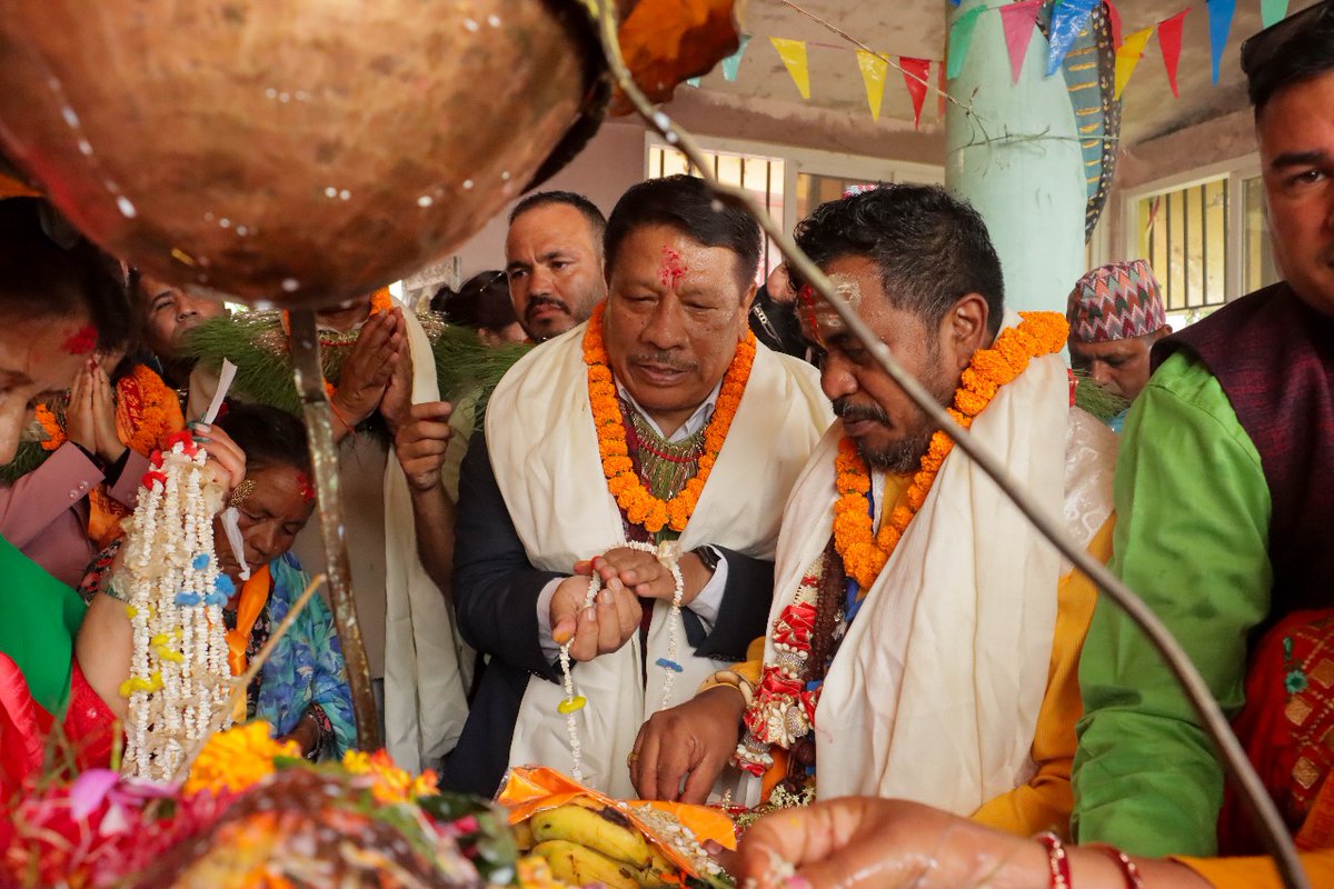 PMSinghNC's tweet image. आज नागपञ्चमी । 

भक्तपुरको कलममसीमा २७ फिट लामो कालिनागको विशेष रुद्री पूजा कार्यक्रममा सहभागि हुने संयोग मिल्यो । १३औं नागपञ्चमी मेला तथा २७फिट लामो कालिनागको विशेष रुद्री पूजा कार्यक्रम आयोजकहरुप्रति आभार व्यक्त गर्दछु ।