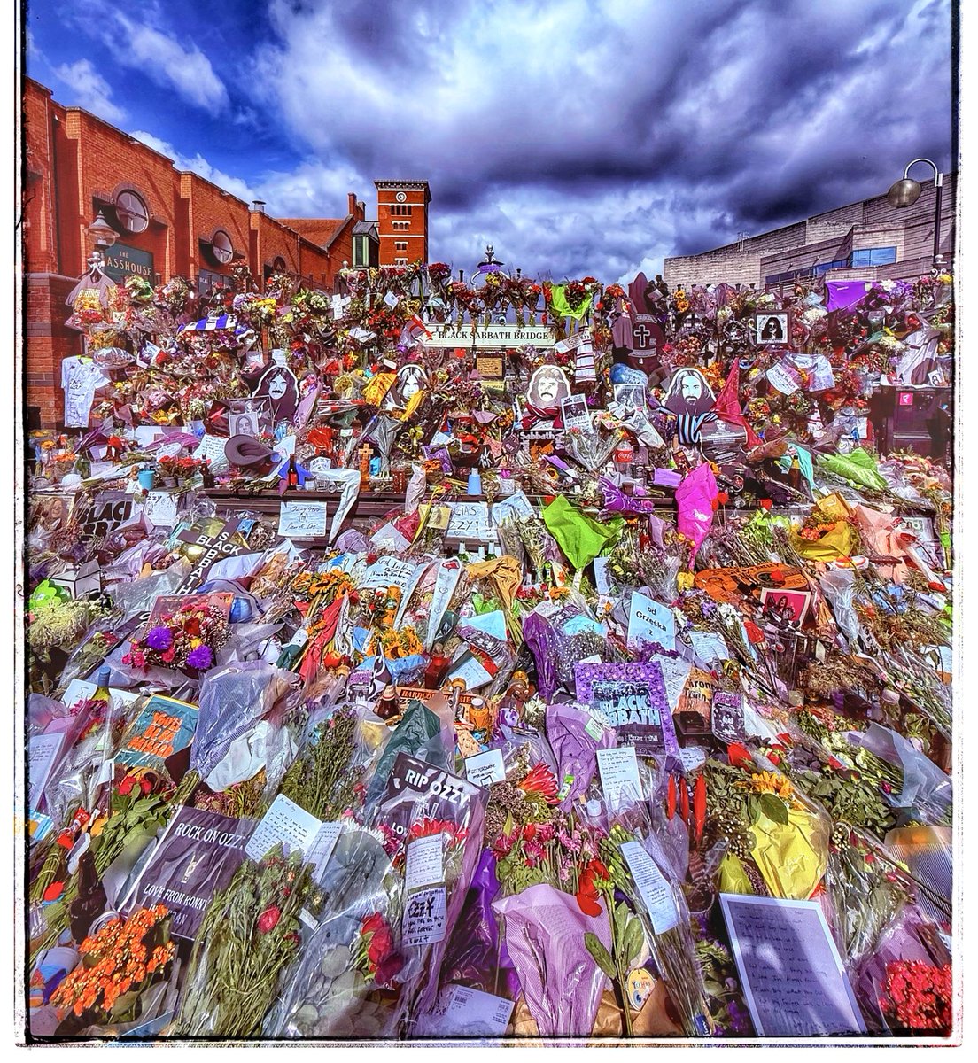 Wow! This says it all and what a great piece of digital art this image from Peter Leadbetter will make in memory of one of Birmingham's most famous (if not THE most famous) icons. Talking with the photographer about it now. #Ozzy - Birmingham loves you and the world knows it!