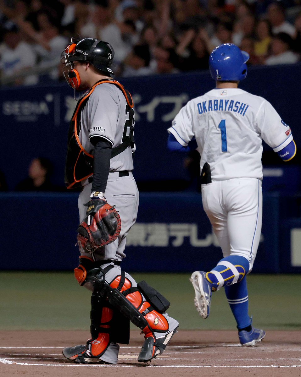 TokyoGiants's tweet image. 【一軍】vs 中日
バンテリンドーム
(五回) G 3-6 D
西舘勇陽投手は1死三塁から2ランホームランを浴びる
#新風 #ジャイアンツ