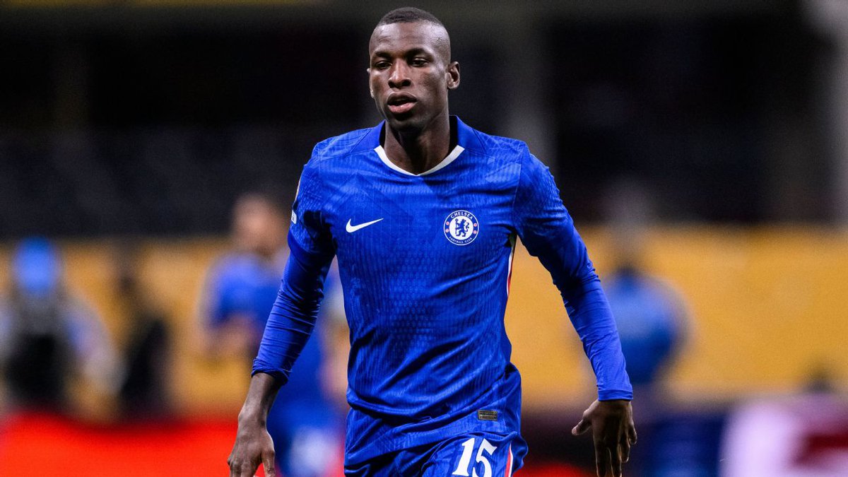 bobbyr75's tweet image. Transfer rumors, news: Newcastle eye Jackson to replace Liverpool-linked Isak espn.com/soccer/story/_…
