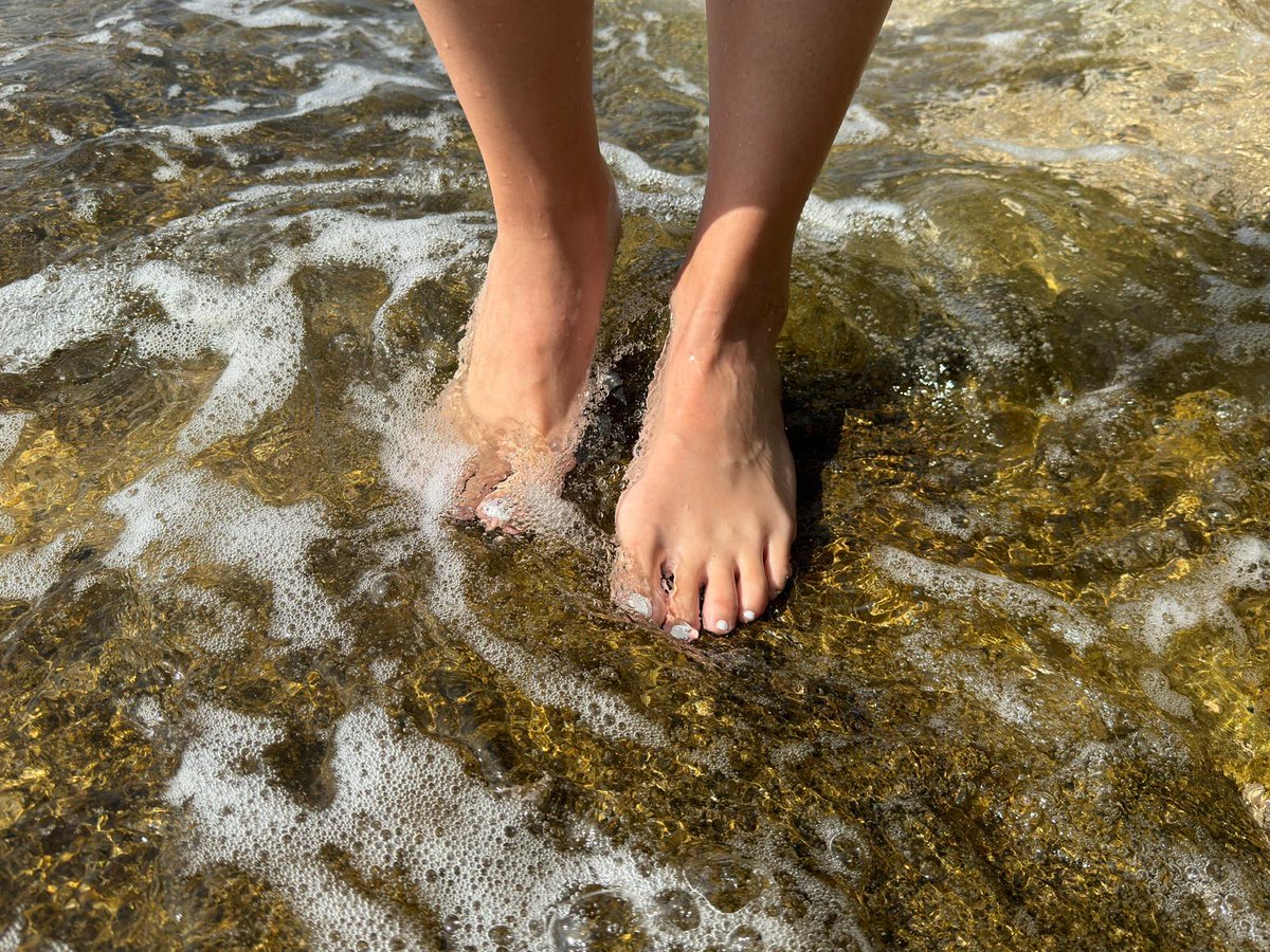 Elenafeetfun's tweet photo. I love the sea, do you? 👙🌊 https://t.co/FmOt88aK9B