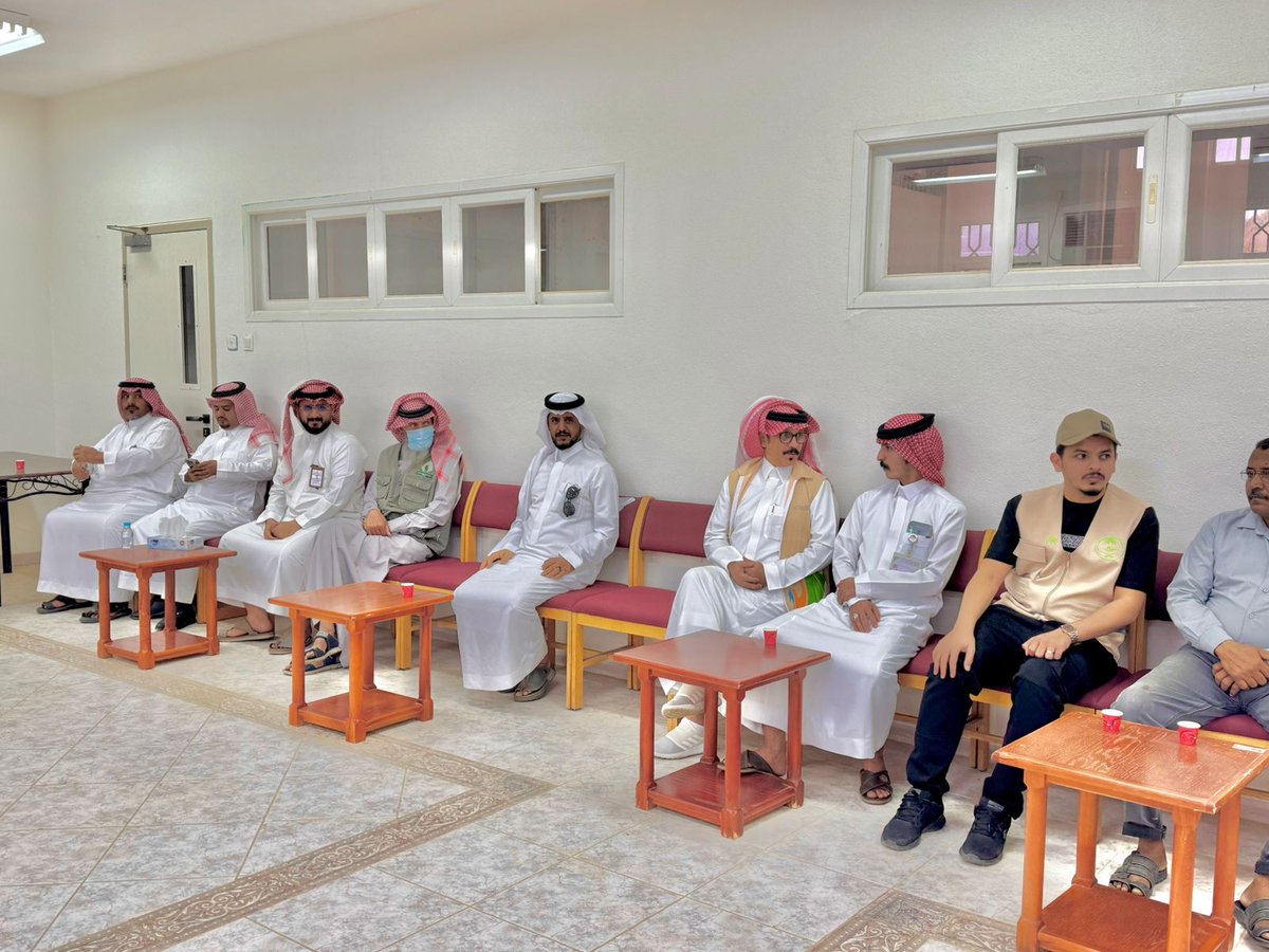 aalalmaa1's tweet photo. أطلق المركز الوطني لتنمية الغطاء النباتي ومكافحة التصحر مبادرة تقليم أشجار العرعر وإزالة الحشائش في غابات #رجال_ألمع بمنطقة #عسير، بتنفيذ الجمعيات التعاونية والأهلية.
وقد مثّل جمعية النحالين التعاونية برجال المع في المبادرة: عضوين من مجلس الإدارة والمدير التنفيذي، بإشراف رئيس مجلس الإدارة ، ضمن جهود لحماية البيئة والحد من مخاطر الحرائق.
#البيئة #عسير #الجمعيات_التعاونية #نحالو_رجال_ألمع