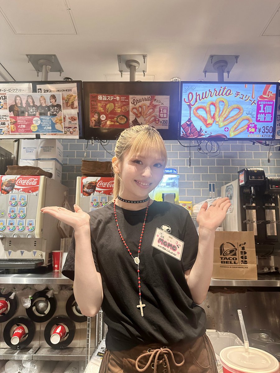 ／
@​onefive  
「Taco Bell」 とコラボキャンペーン🌮🔔
＼

本日、MOMOの1日店長
ありがとうございました💗

明日は
GUMIが17:00から、
アクアシティお台場店で
1日店長をします！

ご来店お待ちしております🙇🏻‍♀️

#タコベル #TacoBell
#onefive #onefive_MOMO