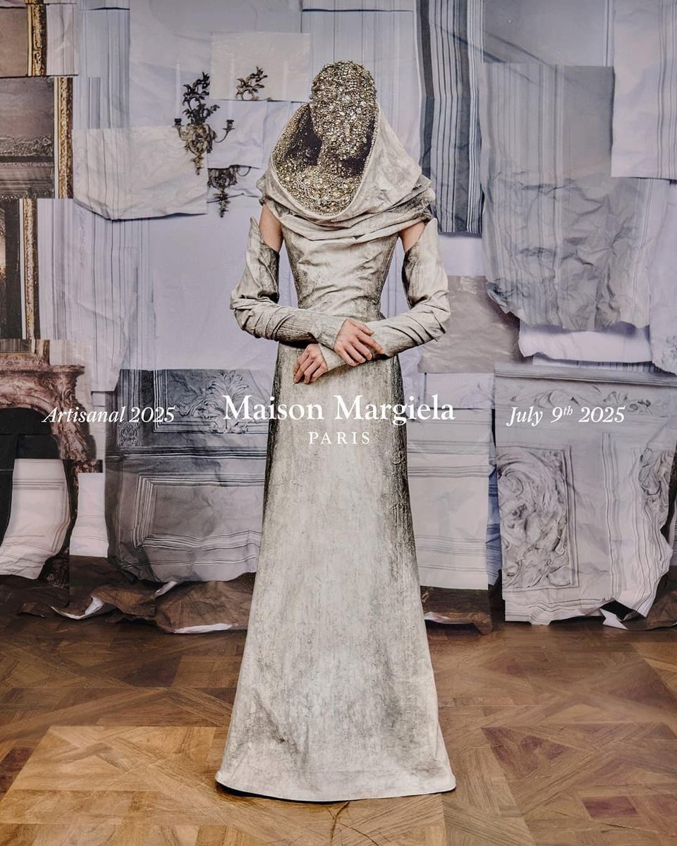 The campaign of ✨Maison Margiela✨ Artisanal by Glenn Martens in the lens of Arnaud Lajeunie — ALL the photographs in a thread.🪡🧵

PS: the collection of the YEAR.