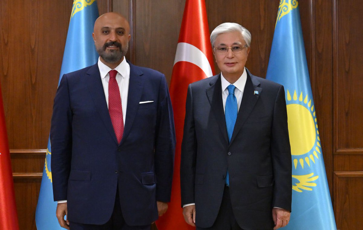 🇰🇿🇹🇷 President <a href="/TokayevKZ/">Qasym-Jomart Toqayev</a> received Chairman of YDA Holding Hüseyin Arslan

The sides discussed the YDA’s current and prospective investment projects in #Kazakhstan, including in healthcare infrastructure, industrial production, and logistics. In particular, <a href="/ydagroup_/">YDA Group</a> is