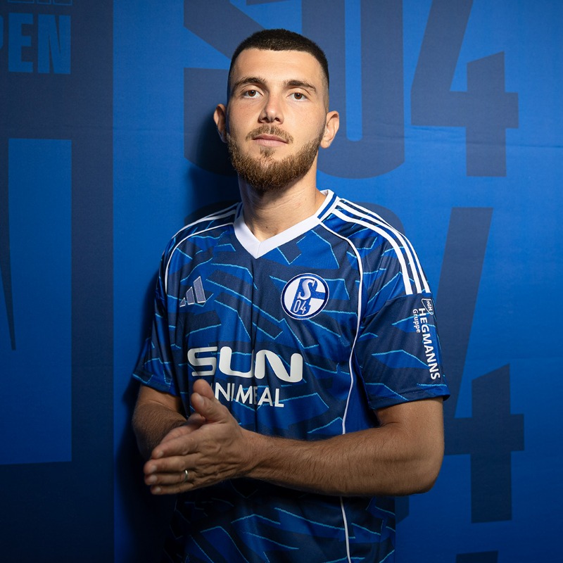 🆕Refuerzo defensivo: Hasan Kurucay firma por el Schalke hasta el 30 de junio de 2027. 📝 

¡Bienvenido, Hasan!

#S04 ⚒️