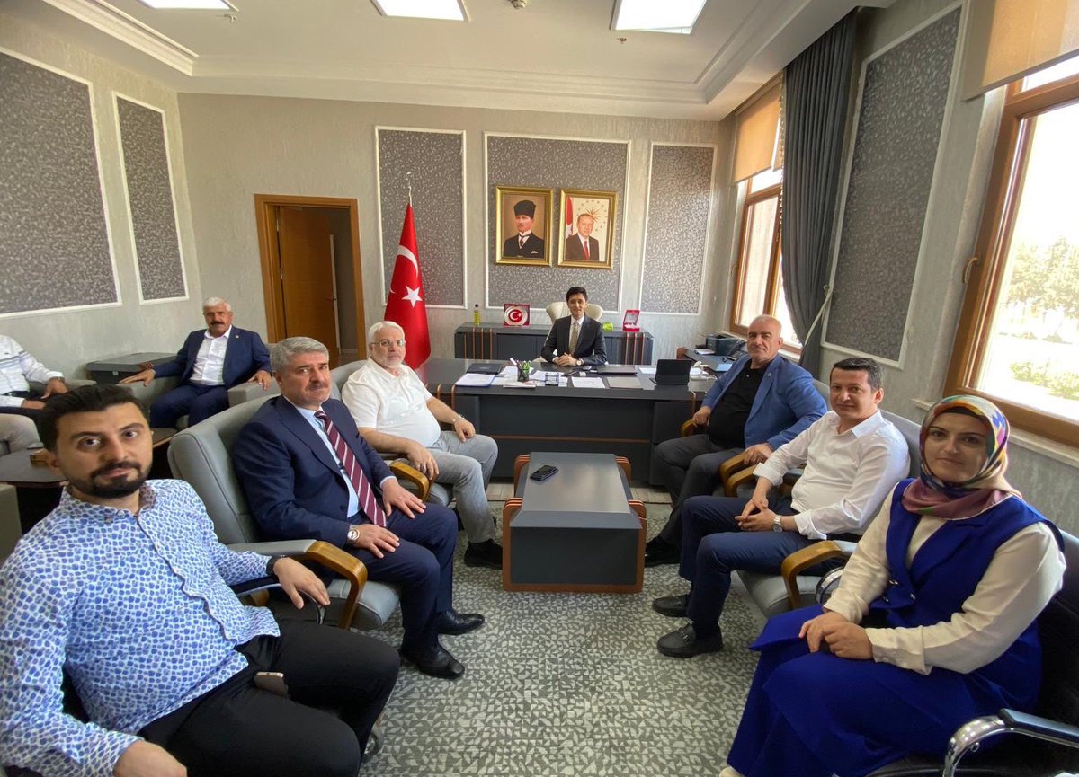 📍Adıyaman Valiliği

Milletvekilimiz Sn. Hüseyin Özhan, Merkez İlçe Başkanımız Sn. Mehmet Fatih Olgun, Kadın Kolları Başkanımız Sn. Saliha Diler, Gençlik Kolları Başkanımız Sn. Ramazan Çetin, Besni Belediye Başkanımız Sn. Reşit Alkan ve teşkilatımızla birlikte Vali