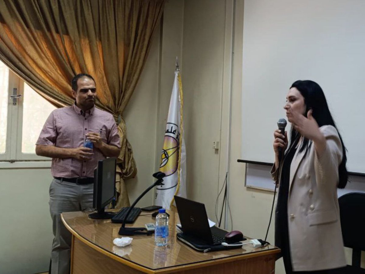 المعهد العالي للترجمة والترجمة الفورية في جامعة دمشق ينظم محاضرة متميزة بعنوان "استخدام الترجمة كأداة عنف: الثورة السورية أنموذجاً"
#الجمهورية_العربية_السورية
#وزارة_التعليم_العالي_والبحث_العلمي
#جامعة_دمشق
#Damascus_university