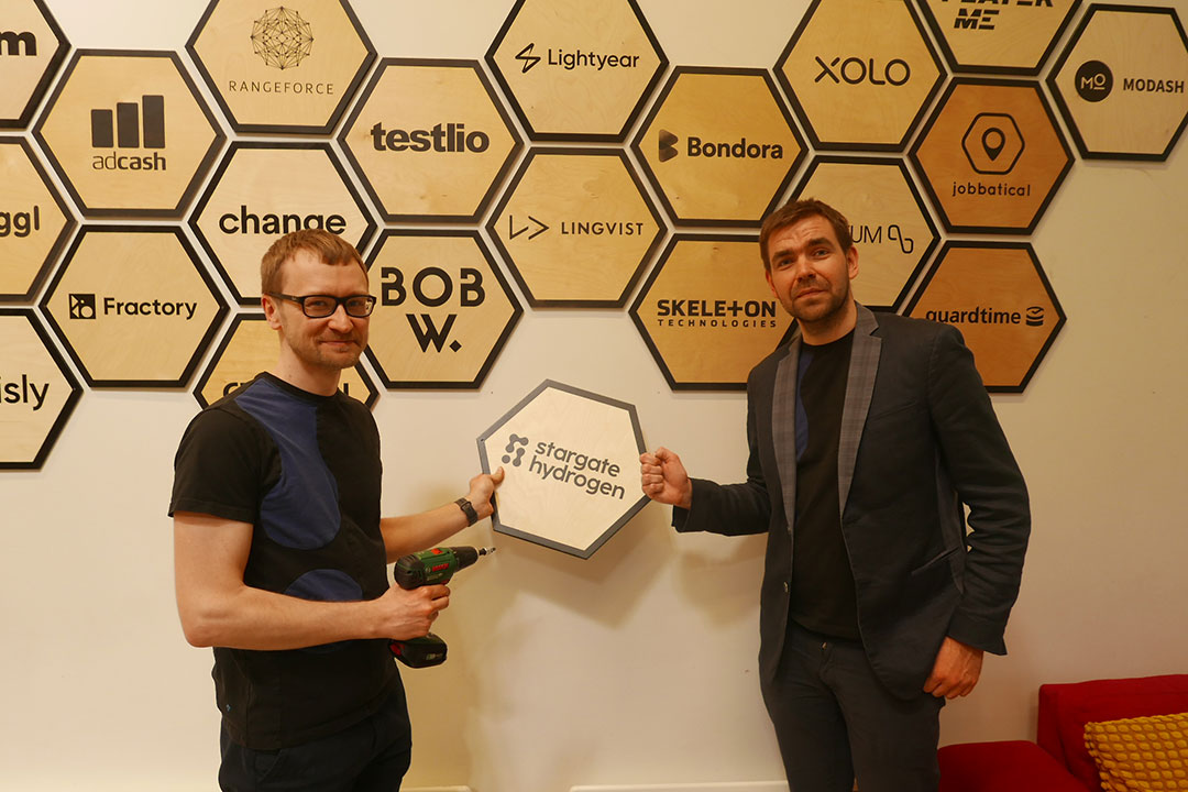 BalticVC (@balticvc) on Twitter photo Spanish energy company Repsol has acquired a 3,6% stake in Stargate Hydrogen, an Estonian company developing technology for efficient and cost-effective hydrogen production.
Read more:
balticvc.com/2025/07/spanis…
#Estonia #startup #startups #tech #technology #TechNews #Deal #Deals Spanish energy company Repsol has acquired a 3,6% stake in Stargate Hydrogen, an Estonian company developing technology for efficient and cost-effective hydrogen production.
Read more:
balticvc.com/2025/07/spanis…
#Estonia #startup #startups #tech #technology #TechNews #Deal #Deals